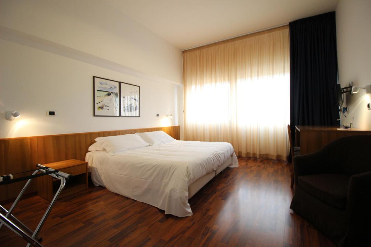 Hotel Majesty Bari Exterior photo