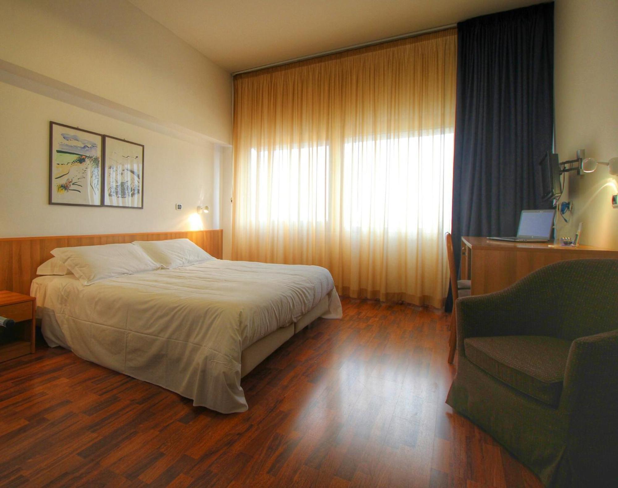 Hotel Majesty Bari Exterior photo